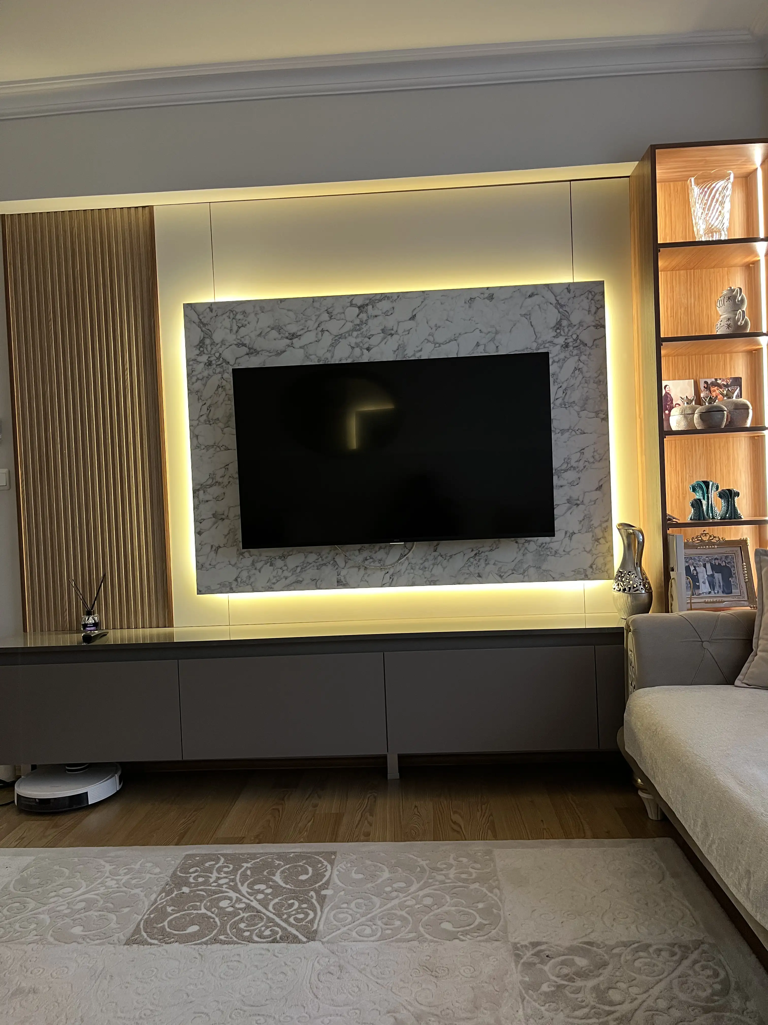 TV Ünitesi: Duvara Montaj mı, Ayaklı mı?